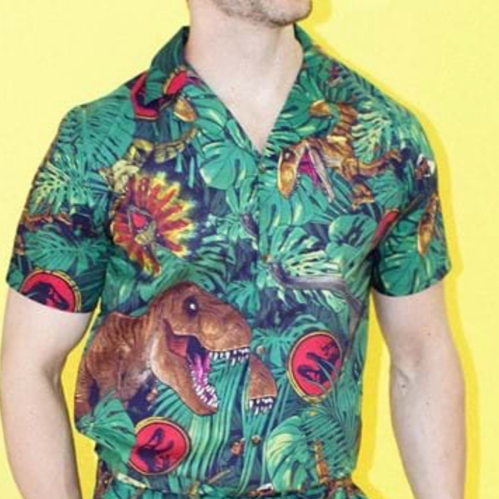 Cakeworthy Jurassic Park short sleeve button up Men’s M